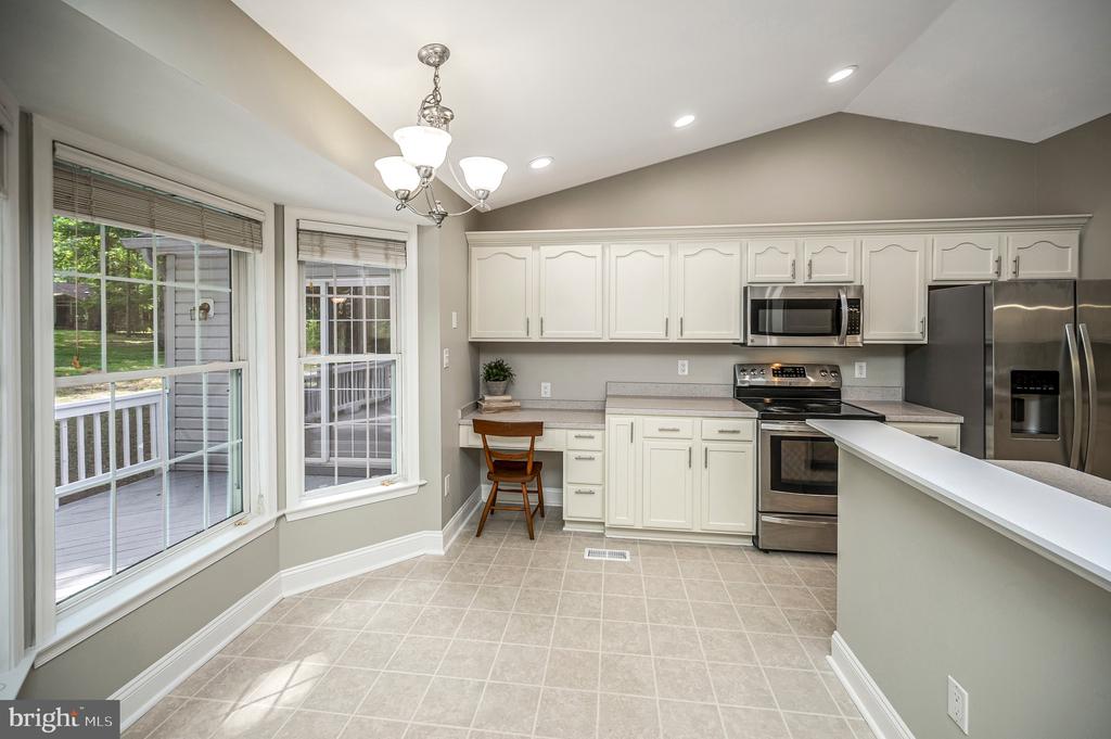 221 BIRDIE ROAD