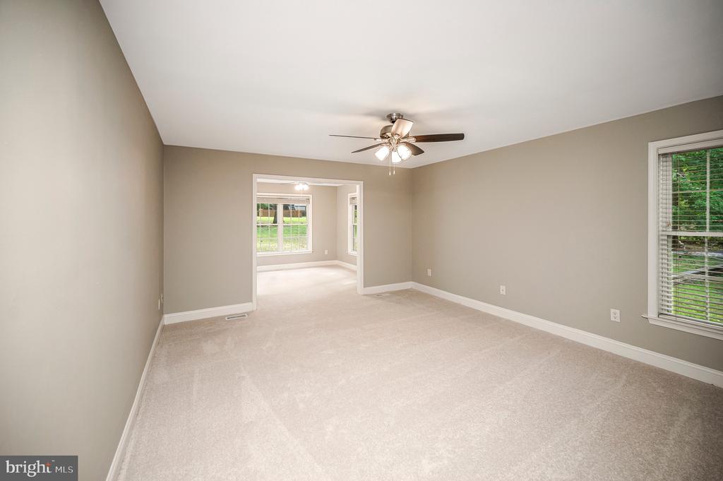 221 BIRDIE ROAD