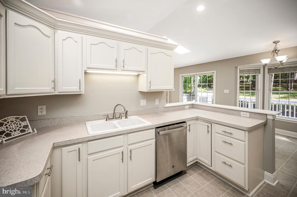 221 BIRDIE ROAD