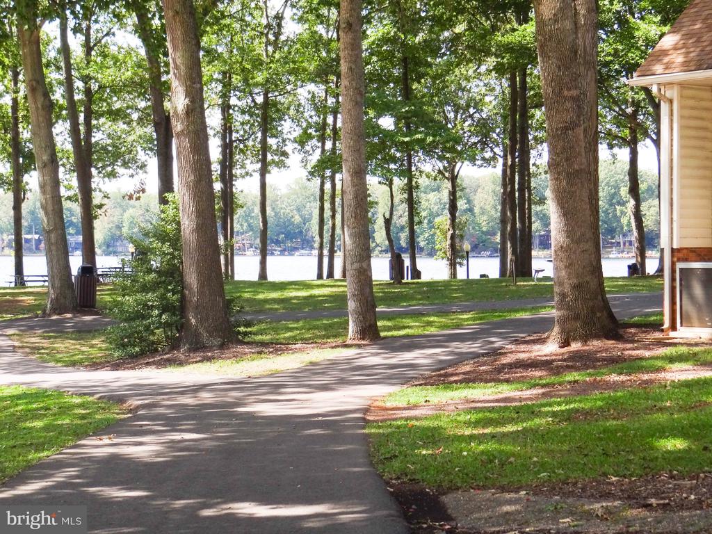 125 YORKTOWN BOULEVARD