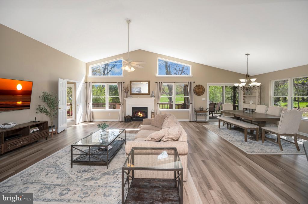 521 LIBERTY BOULEVARD
