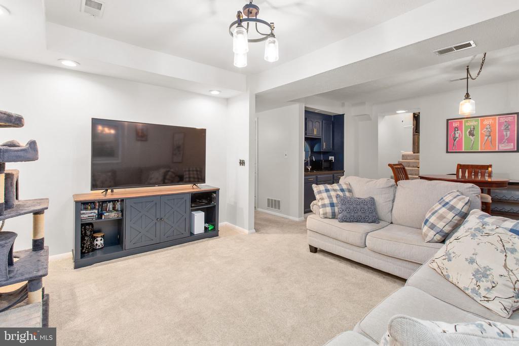 101 SILVER SPRING DRIVE