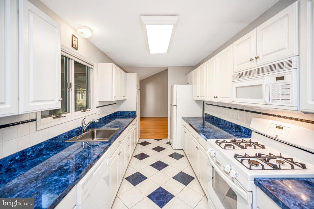 135 EDGEMONT CIRCLE