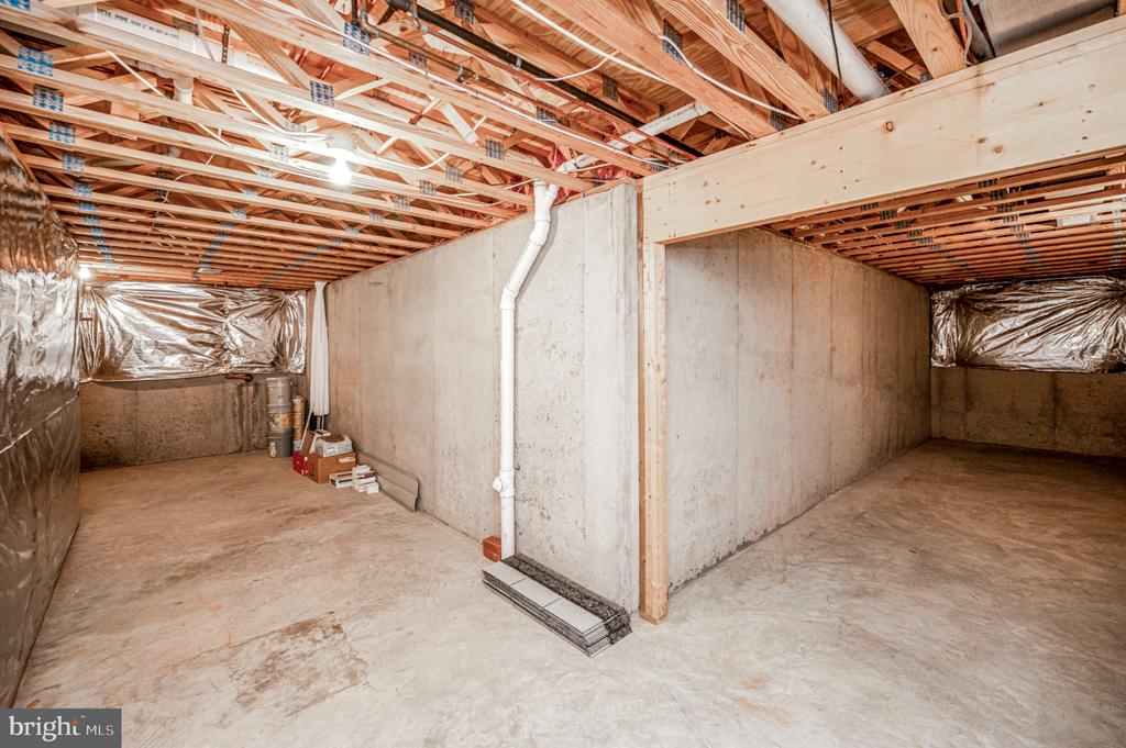 135 EDGEMONT CIRCLE