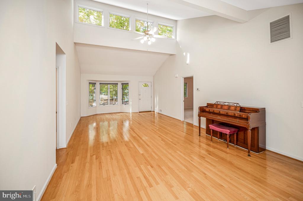 135 EDGEMONT CIRCLE
