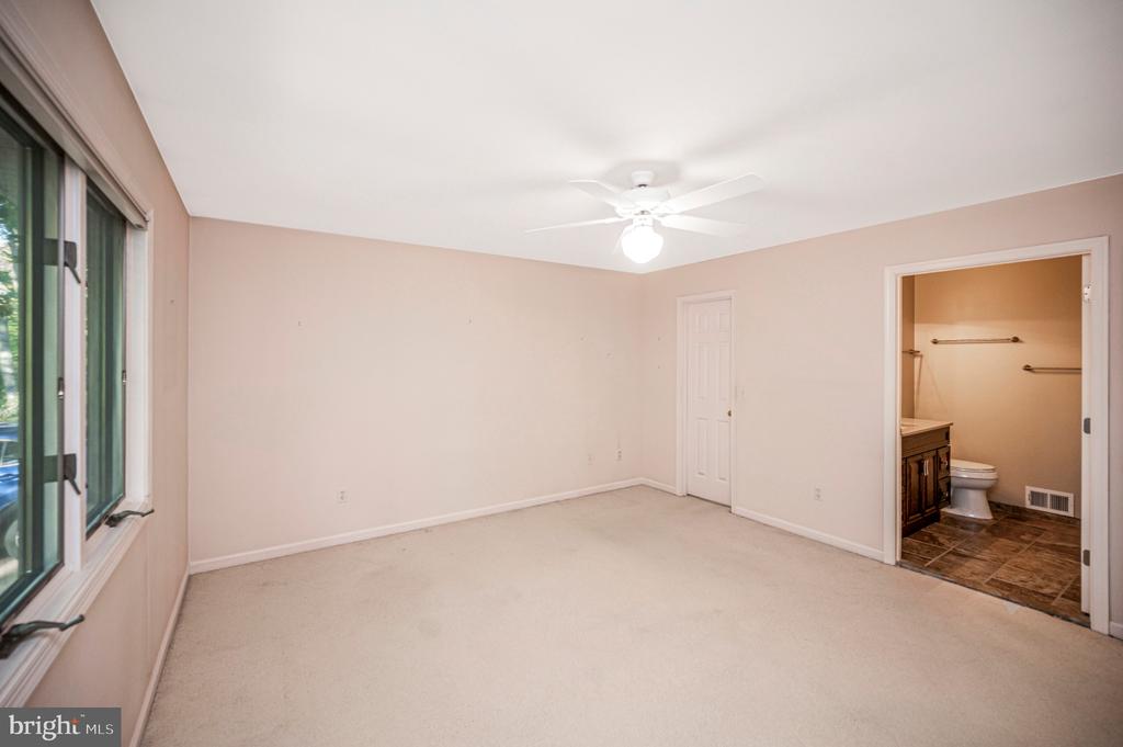 135 EDGEMONT CIRCLE