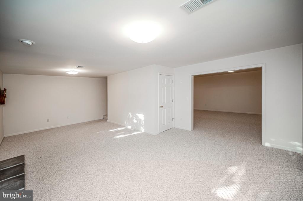 135 EDGEMONT CIRCLE