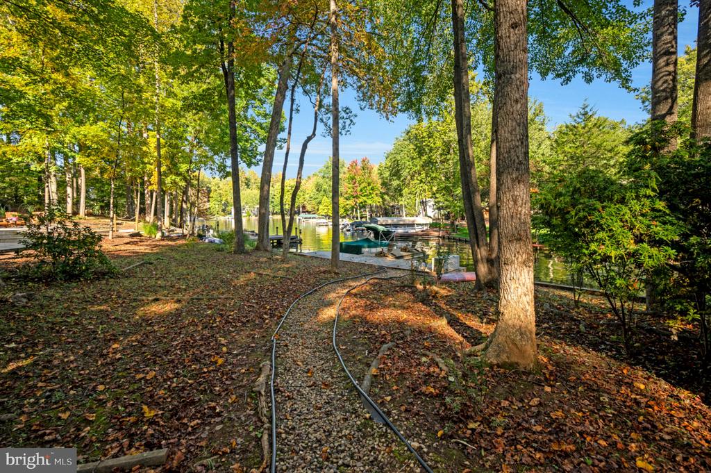 3607 LAKEVIEW PARKWAY