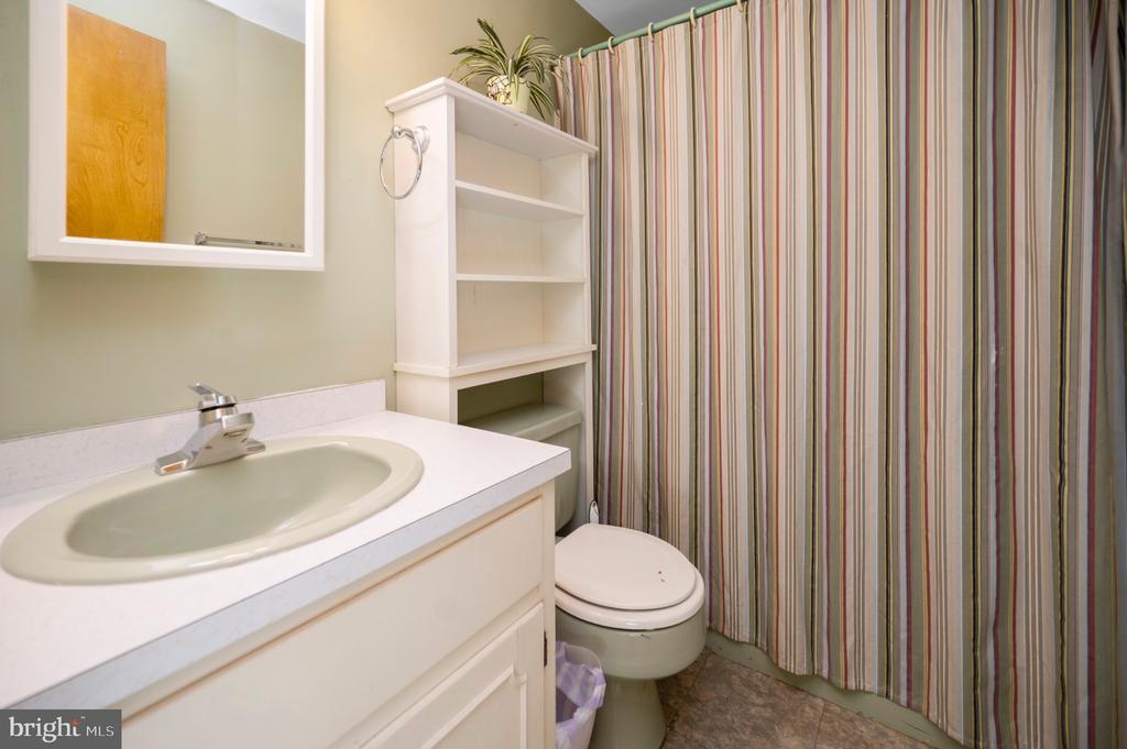 3607 LAKEVIEW PARKWAY