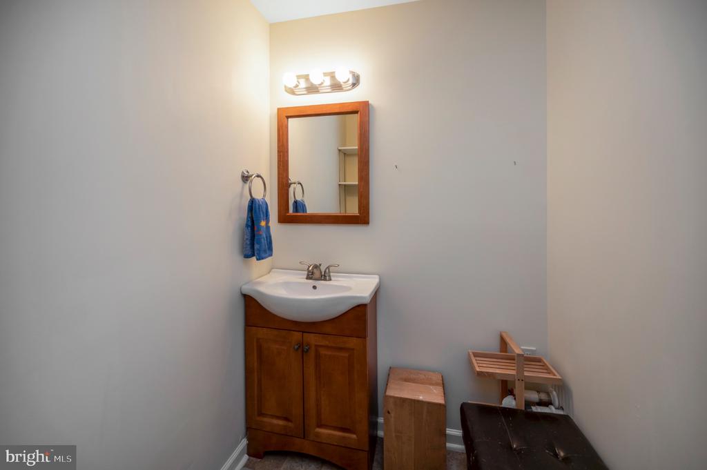 3607 LAKEVIEW PARKWAY
