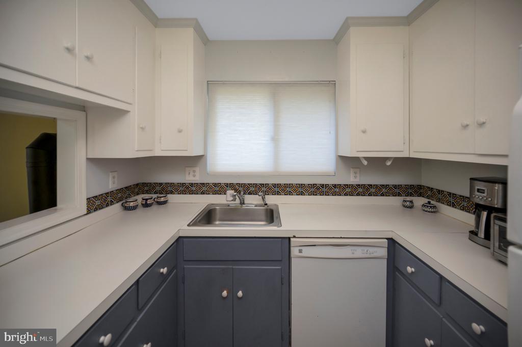 3607 LAKEVIEW PARKWAY