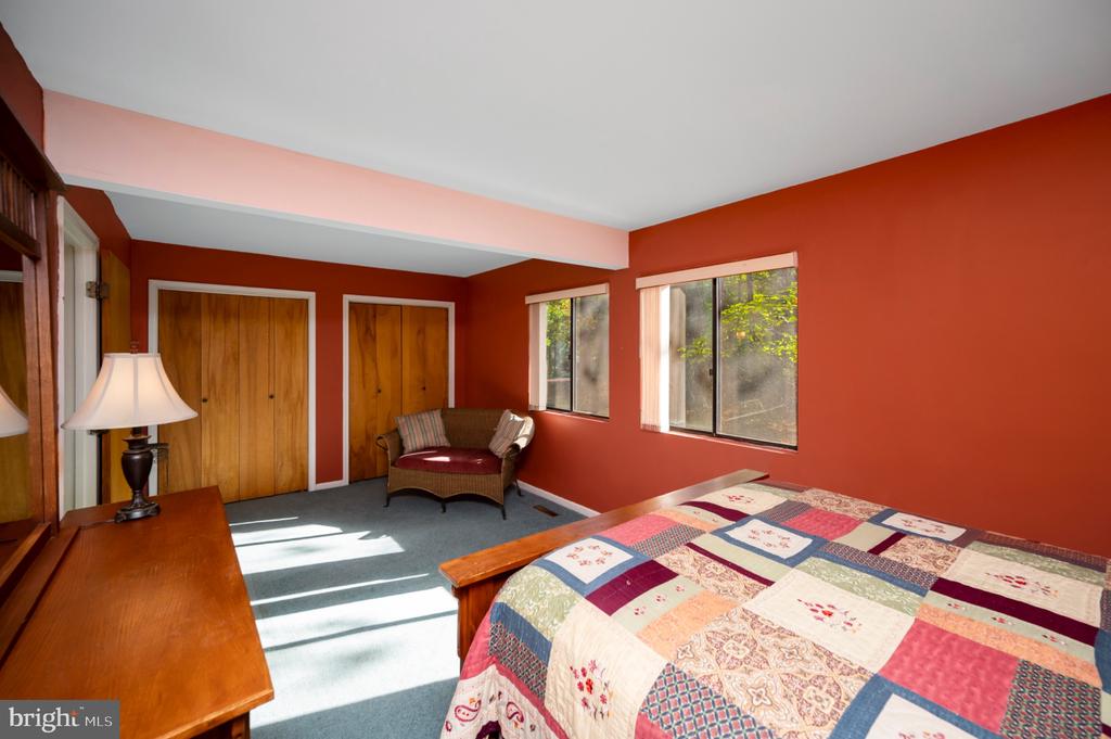 3607 LAKEVIEW PARKWAY