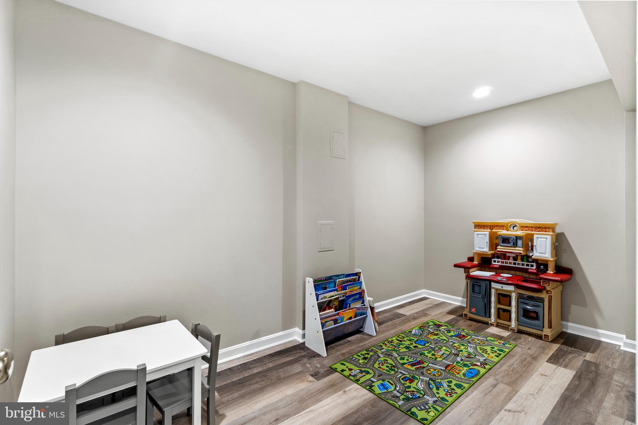 8040 ARCADIAN SHORE COURT