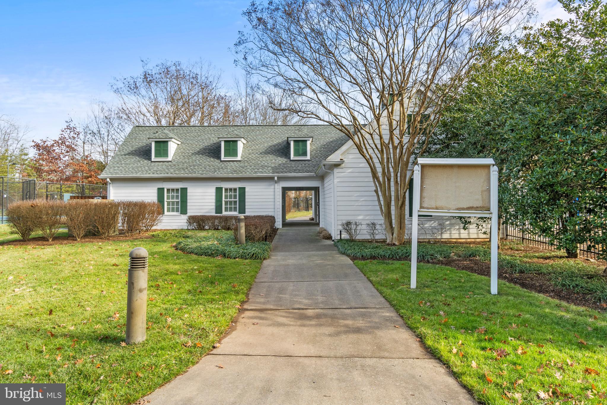 8040 ARCADIAN SHORE COURT