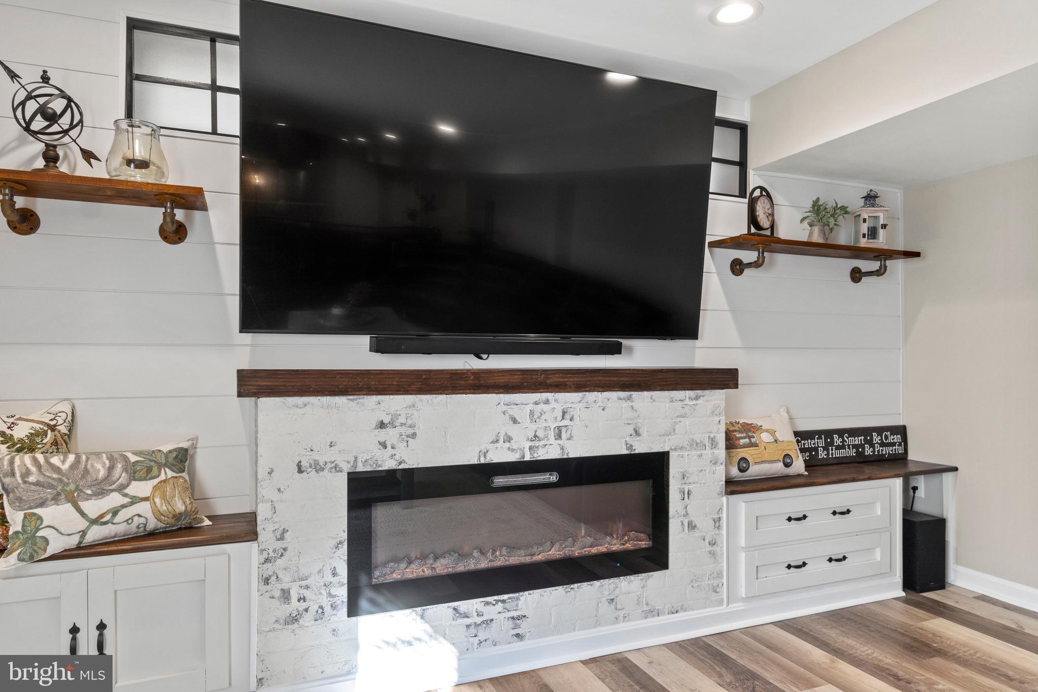 8040 ARCADIAN SHORE COURT