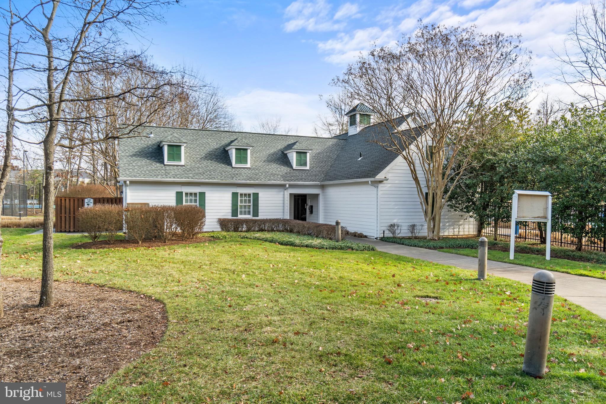 8040 ARCADIAN SHORE COURT
