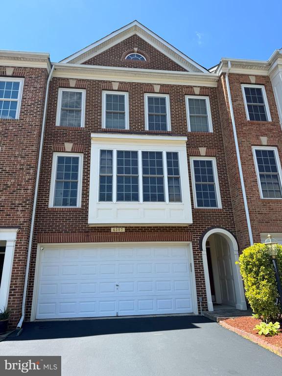 4307 STONE MOUNTAIN COURT