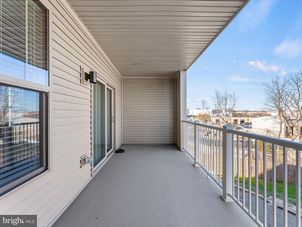 619 PERCY PLACE B