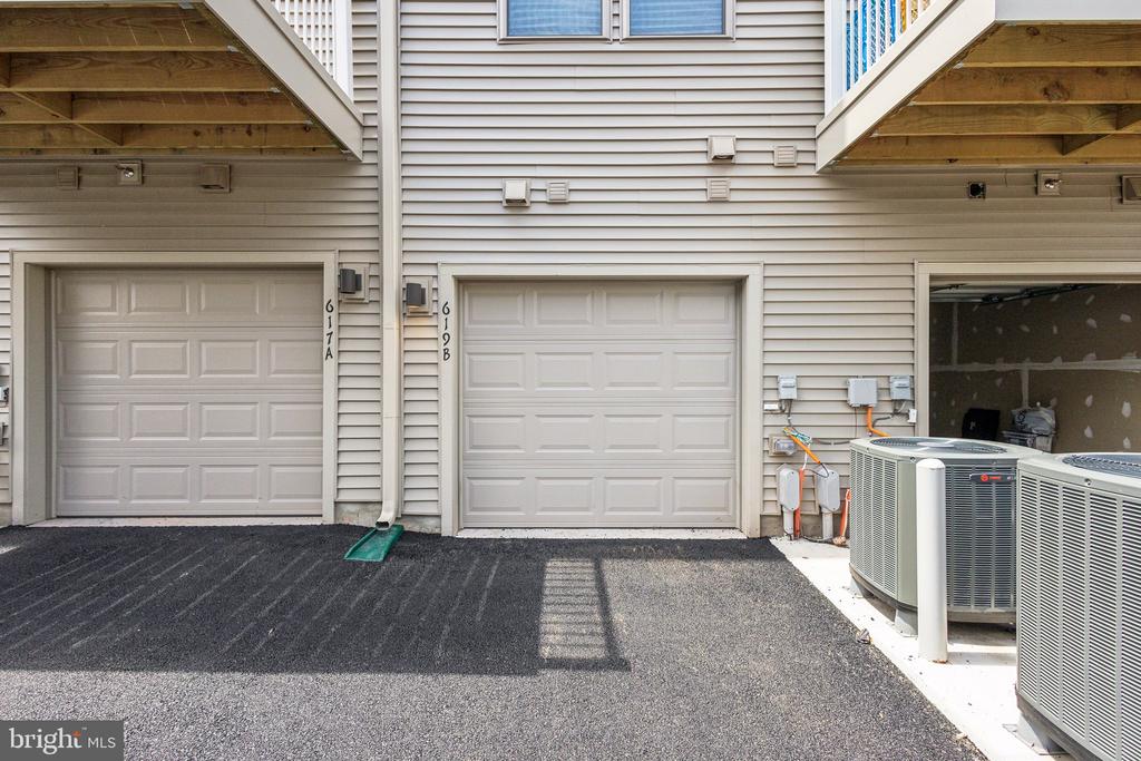 619 PERCY PLACE B