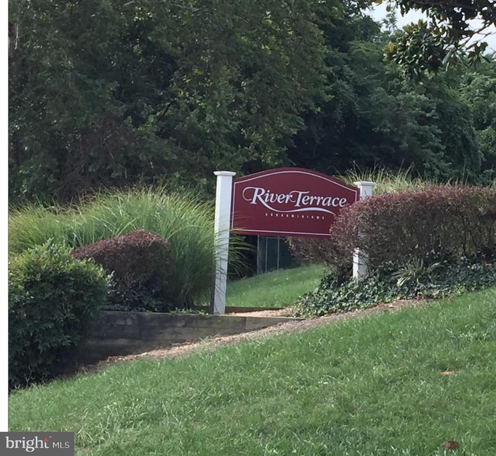1531 COLONIAL DRIVE 302