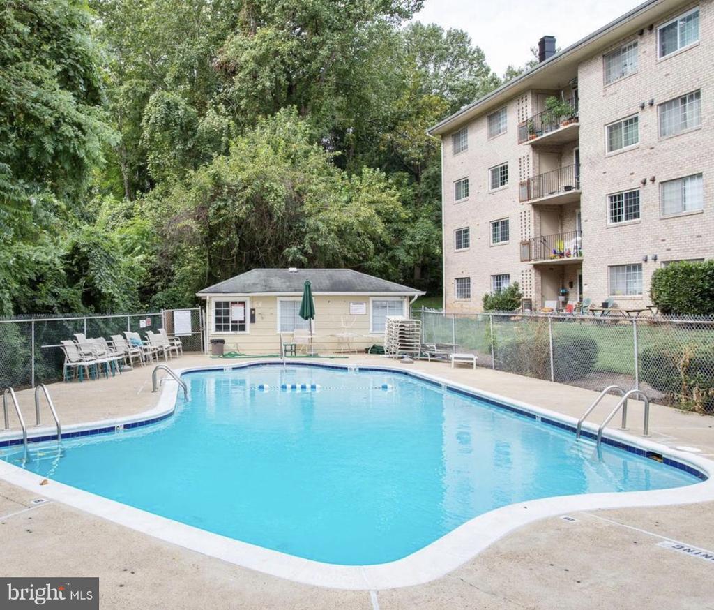 1531 COLONIAL DRIVE 302