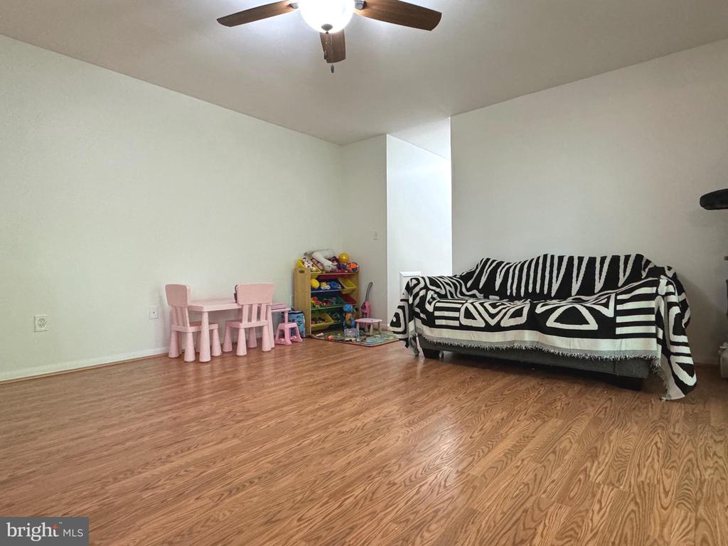 1531 COLONIAL DRIVE 302