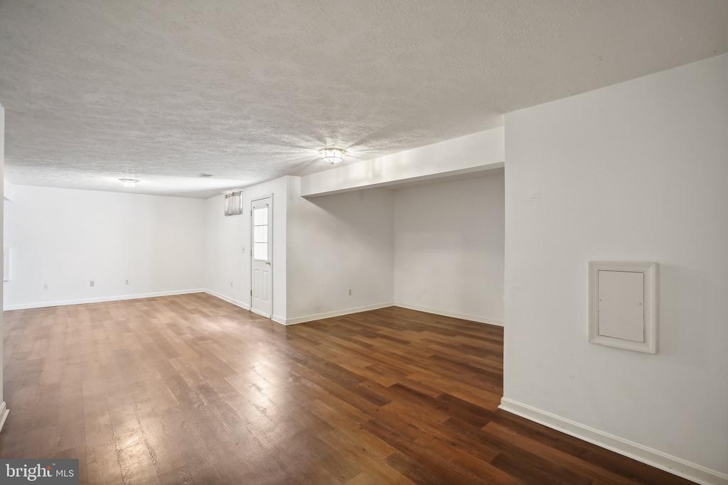 5359 DEVOE COURT