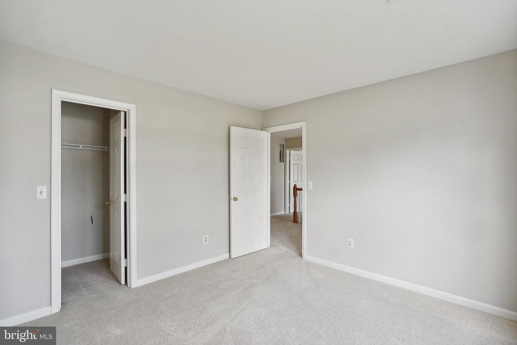 5359 DEVOE COURT
