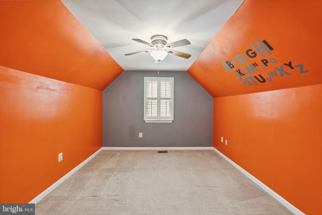6116 PLAINVILLE LANE