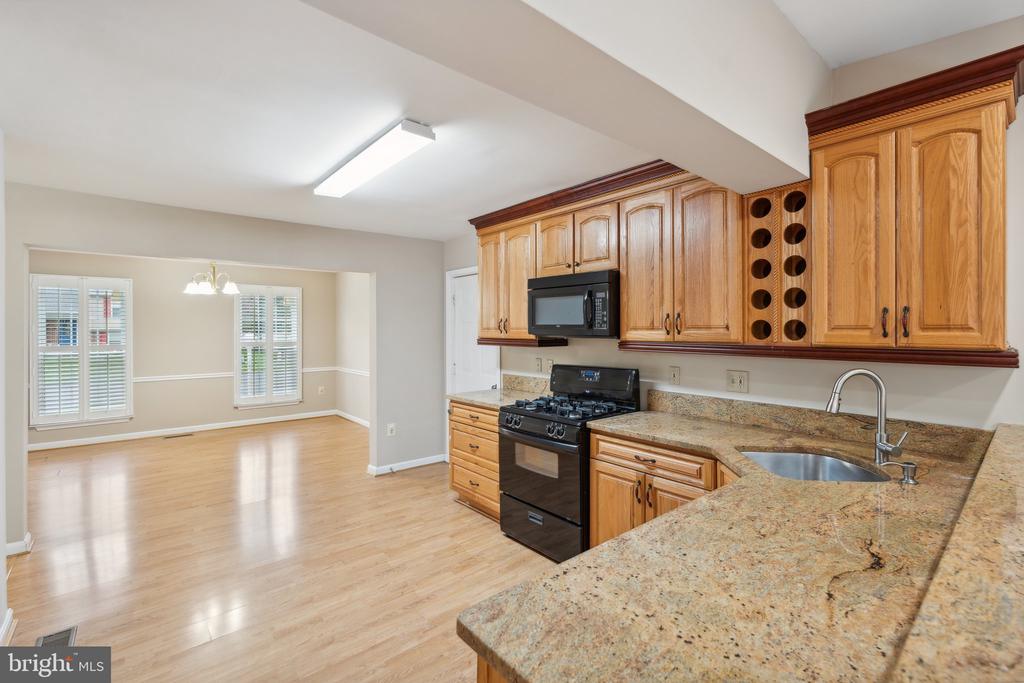 6116 PLAINVILLE LANE