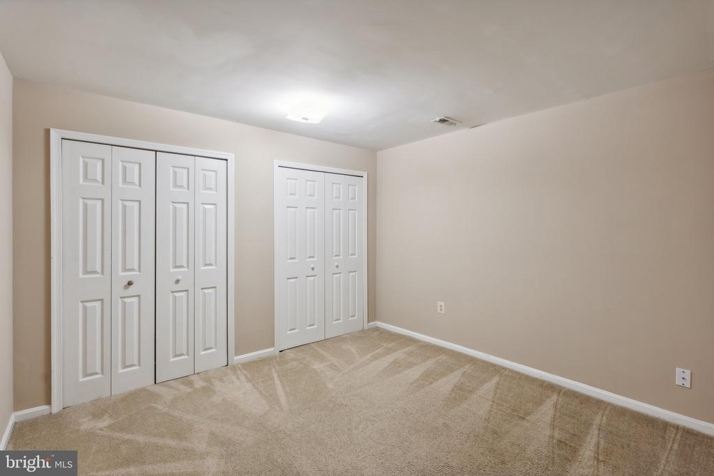 6116 PLAINVILLE LANE