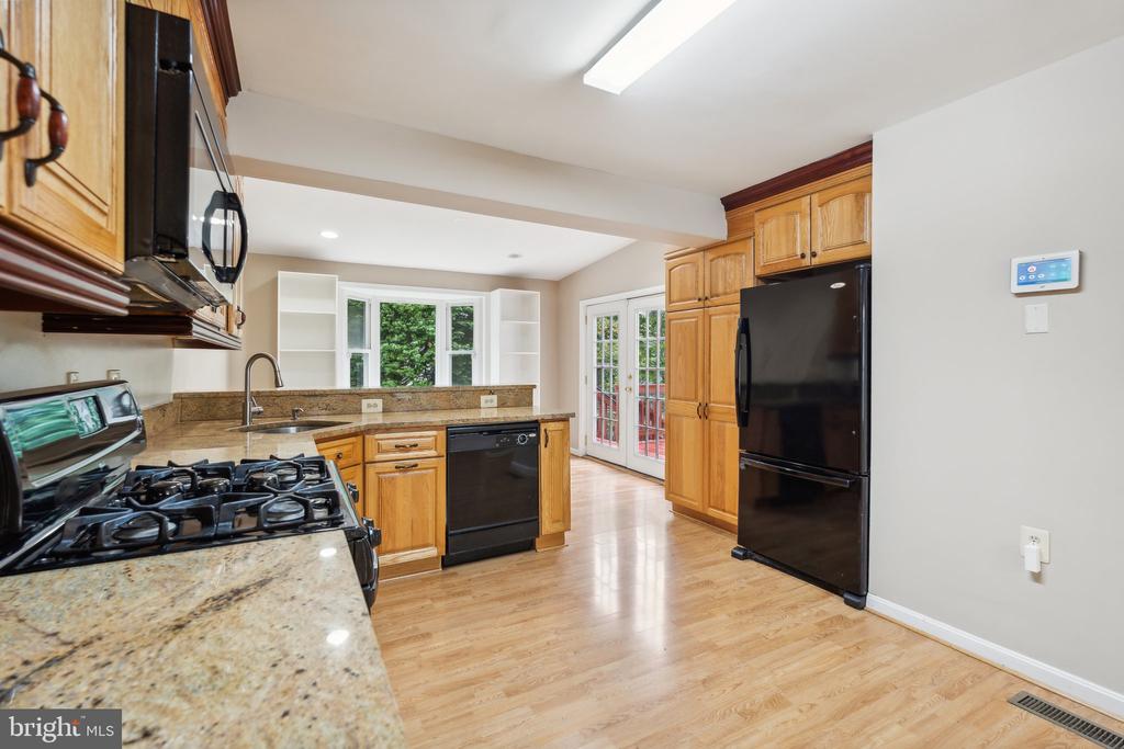 6116 PLAINVILLE LANE