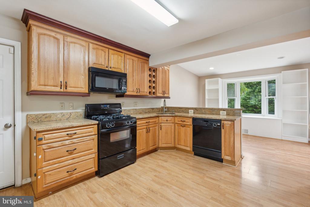 6116 PLAINVILLE LANE