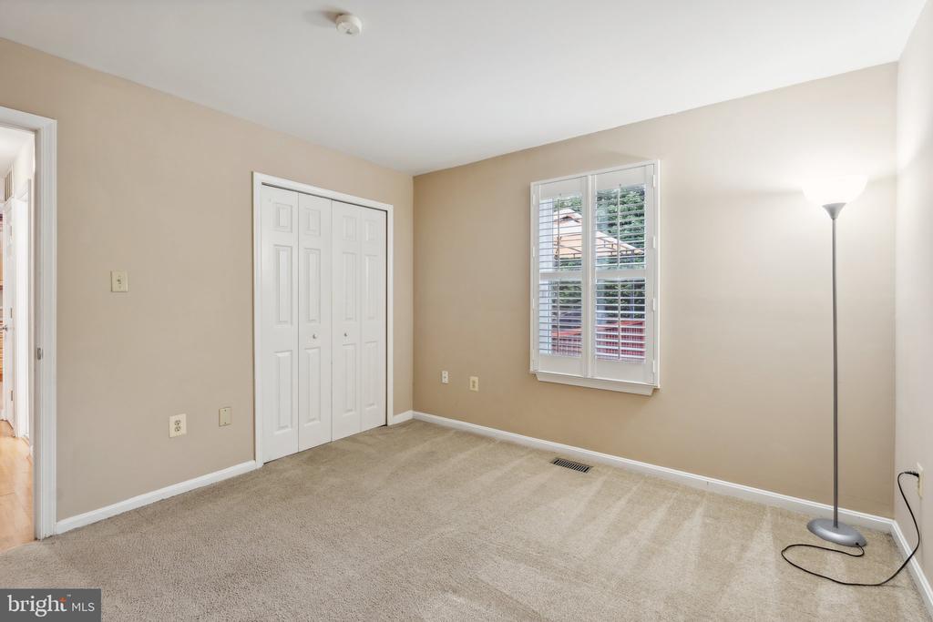 6116 PLAINVILLE LANE