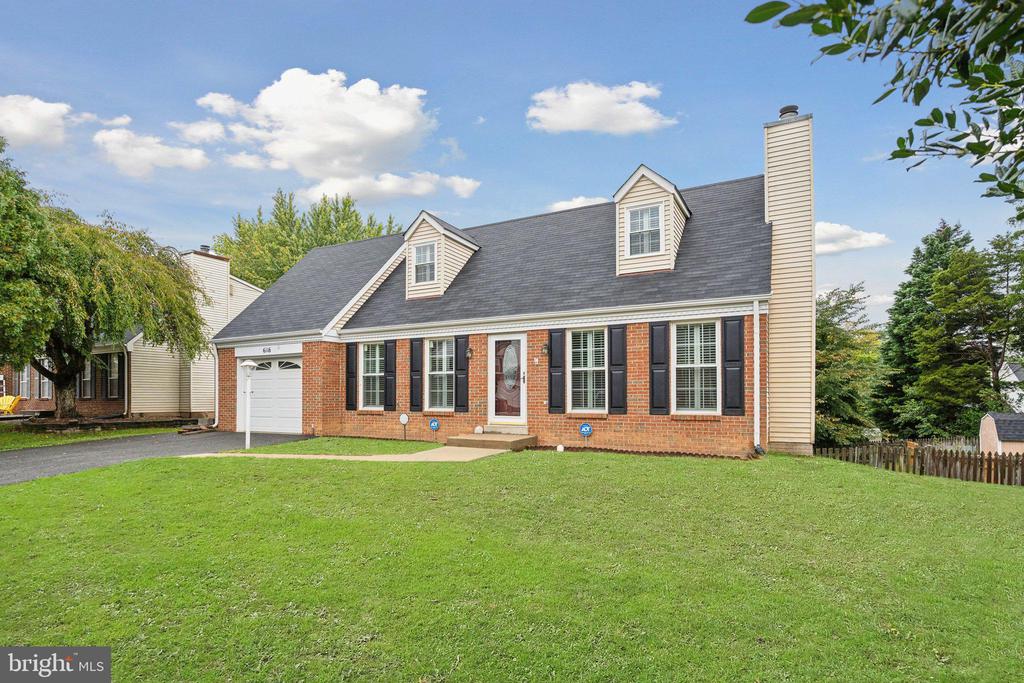 6116 PLAINVILLE LANE