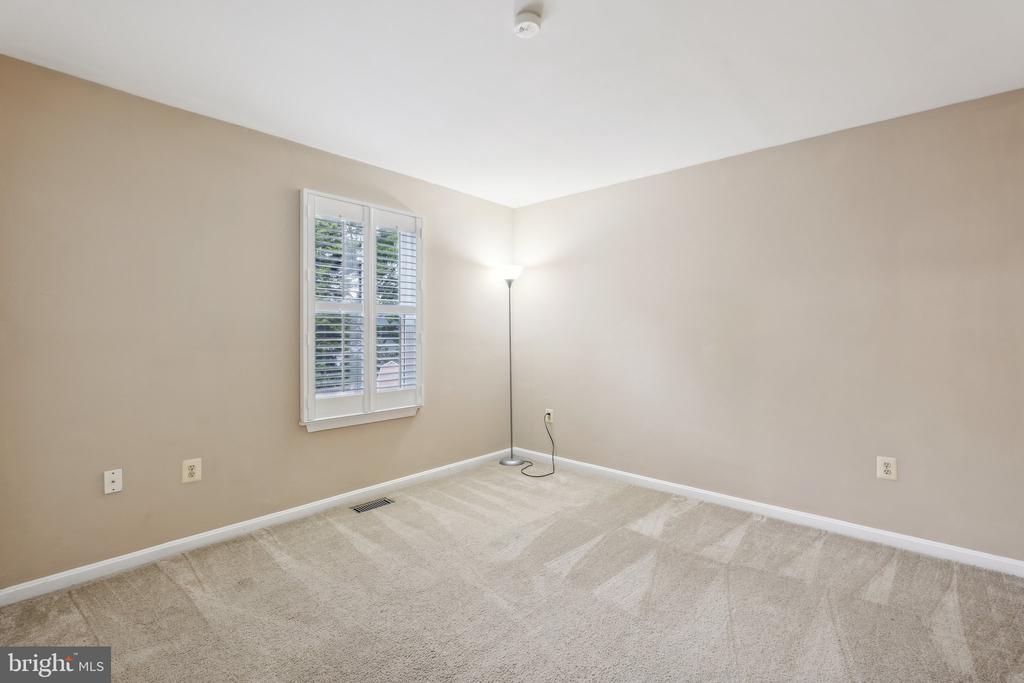 6116 PLAINVILLE LANE