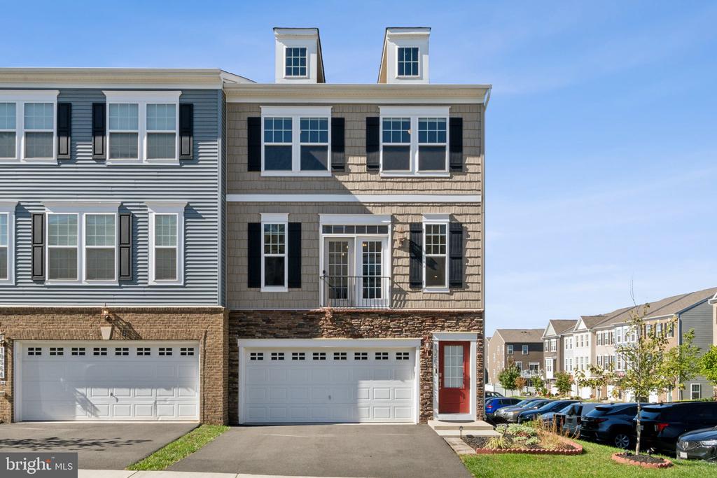 10562 WATERBURY WOODS WAY