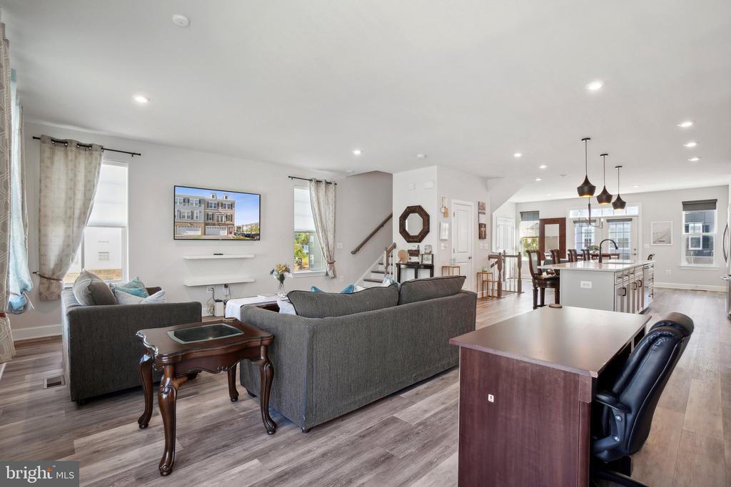 10562 WATERBURY WOODS WAY