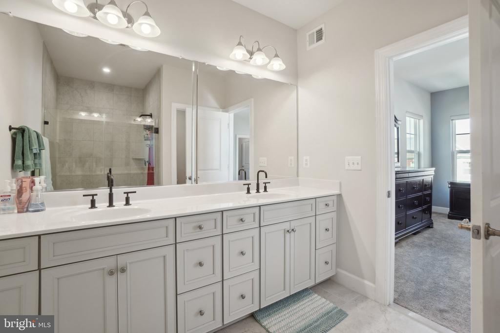 10562 WATERBURY WOODS WAY