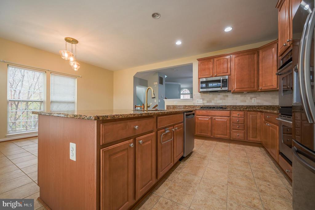 2215 POTOMAC CLUB PARKWAY 27