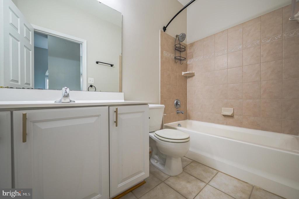 2215 POTOMAC CLUB PARKWAY 27