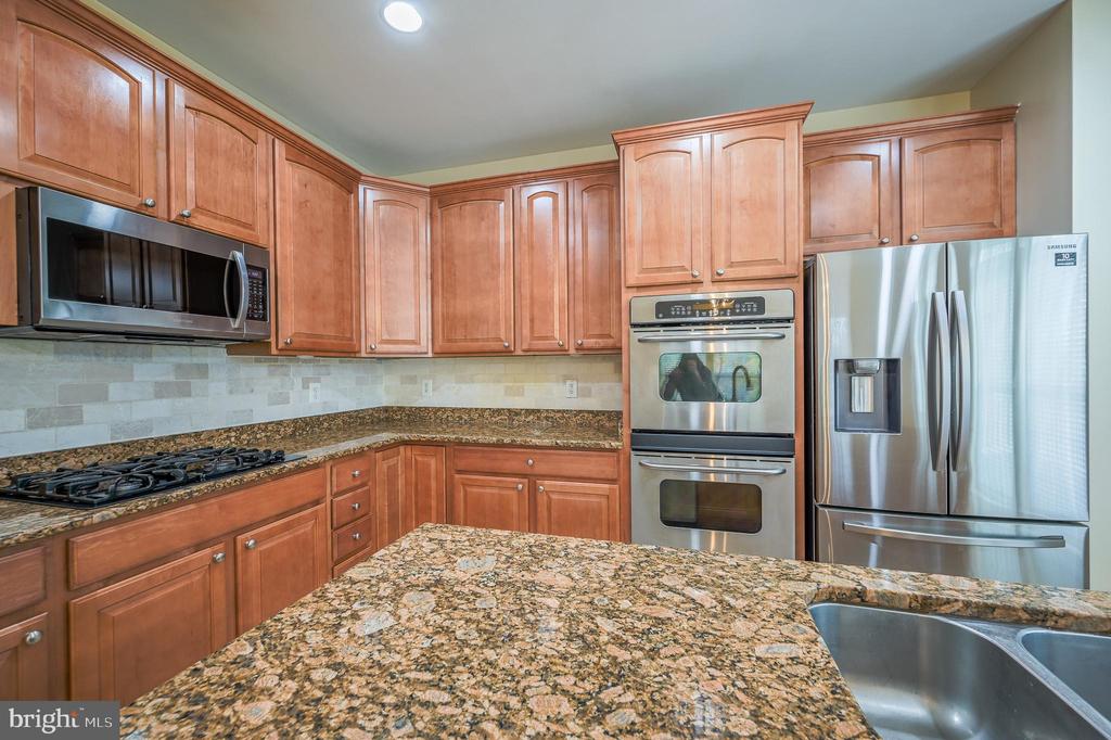 2215 POTOMAC CLUB PARKWAY 27