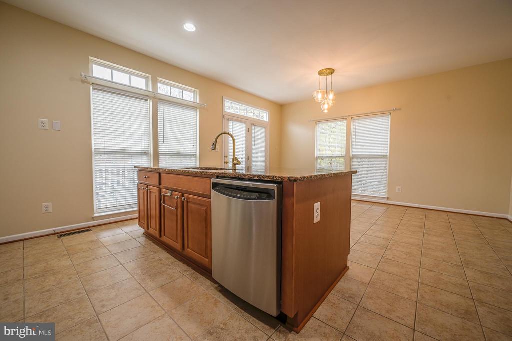 2215 POTOMAC CLUB PARKWAY 27