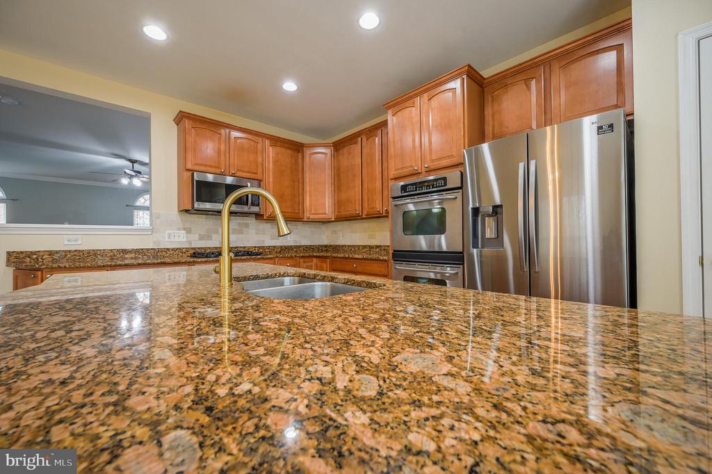 2215 POTOMAC CLUB PARKWAY 27