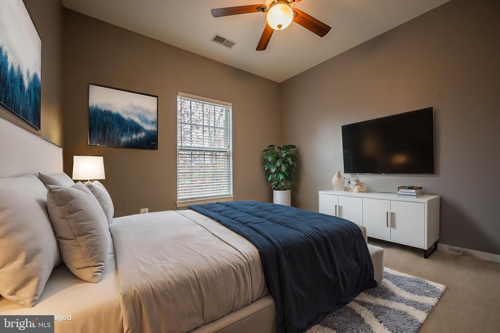 2215 POTOMAC CLUB PARKWAY 27