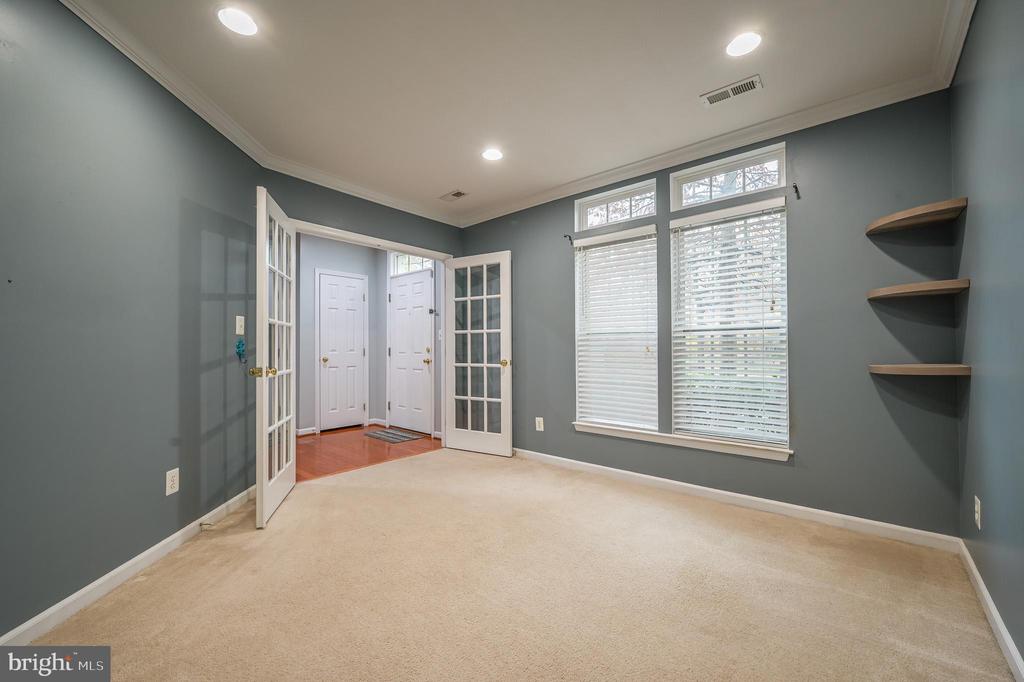 2215 POTOMAC CLUB PARKWAY 27