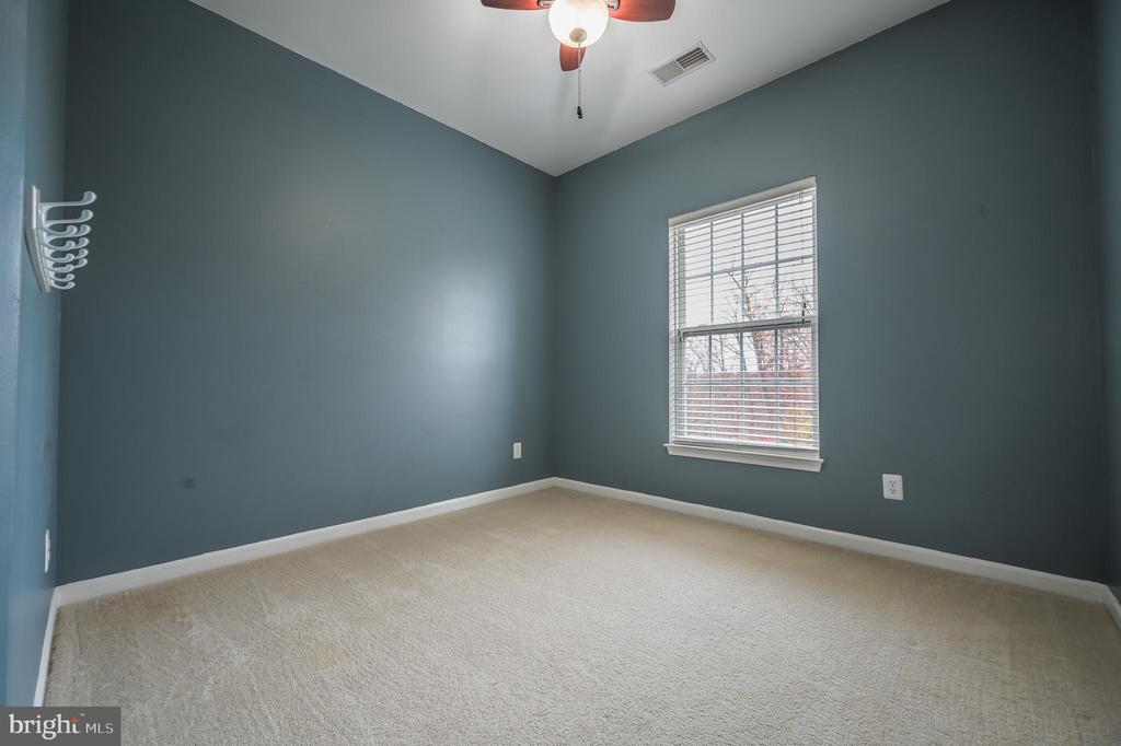 2215 POTOMAC CLUB PARKWAY 27