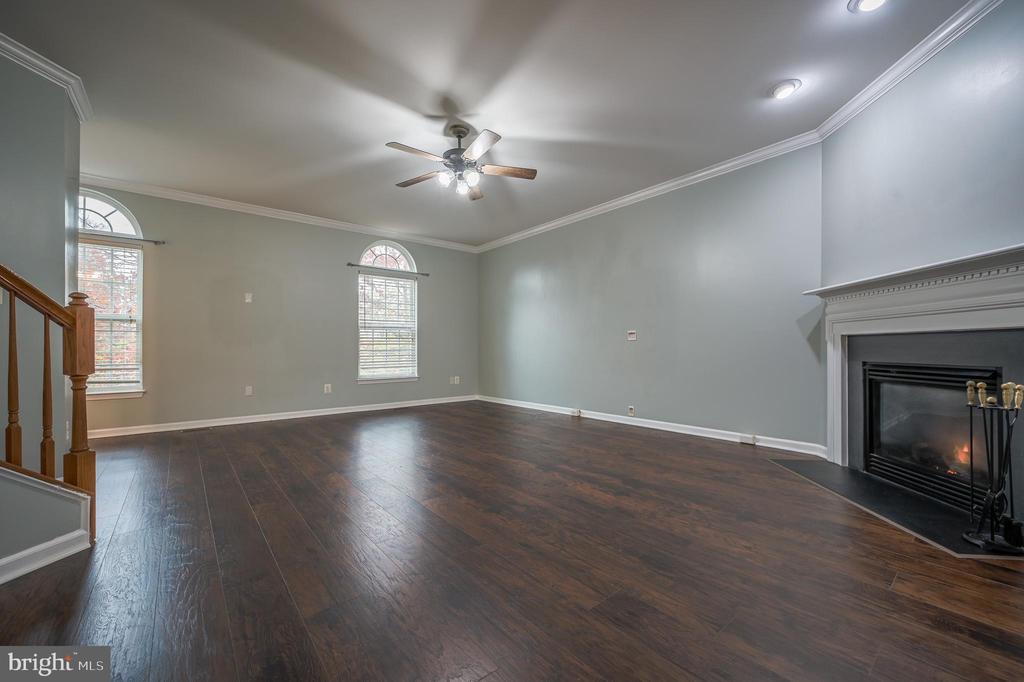 2215 POTOMAC CLUB PARKWAY 27