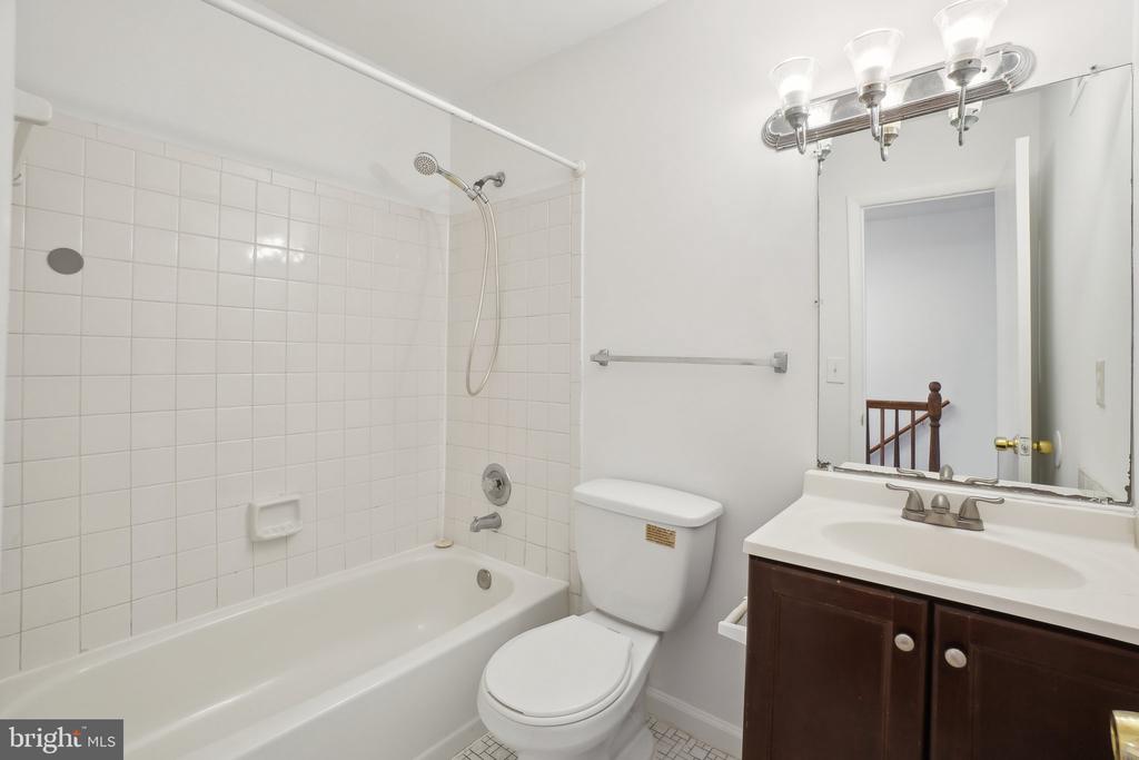 3413 CASTLE HILL DRIVE