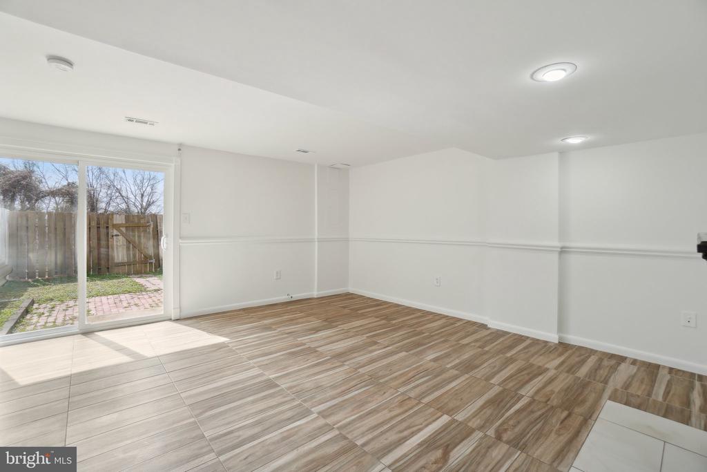 3413 CASTLE HILL DRIVE